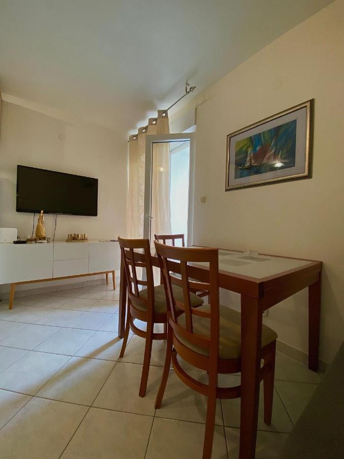 Apartman Monika Near The Beach Split Bagian luar foto